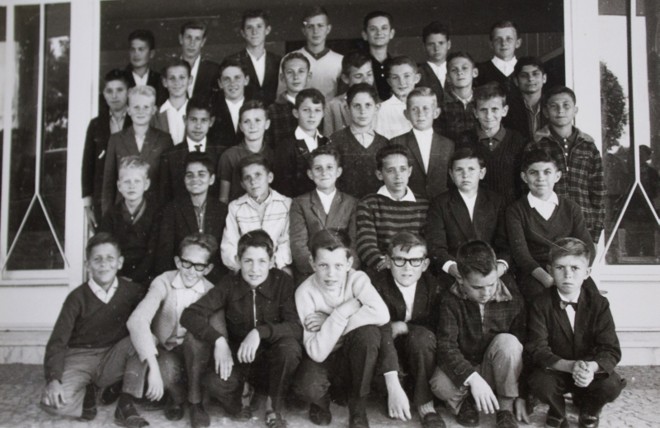 Alunos do colégio posam para foto | 