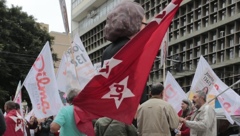 Propaganda eleitoral do PT: Gleisi e Requião gastaram mais do que arrecadaram; Richa está com saldo positivo | Cesar Machado/ Gazeta do Povo