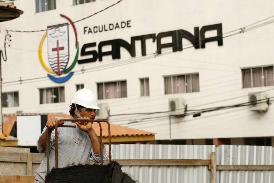 Ampliação da Faculdade SantAna, em Ponta Grossa, com prédio de sete andares e 30 novas salas: concorrência acirrada no setor | Josue Teixeira/Gazeta do Povo