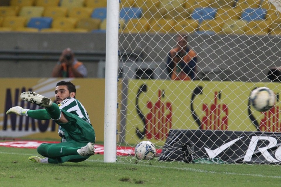 Vanderlei pulou para o lado errado na segunda cobrança de pênalti de Alecsandro | Gilvan de Souza / Divulgação Flamengo