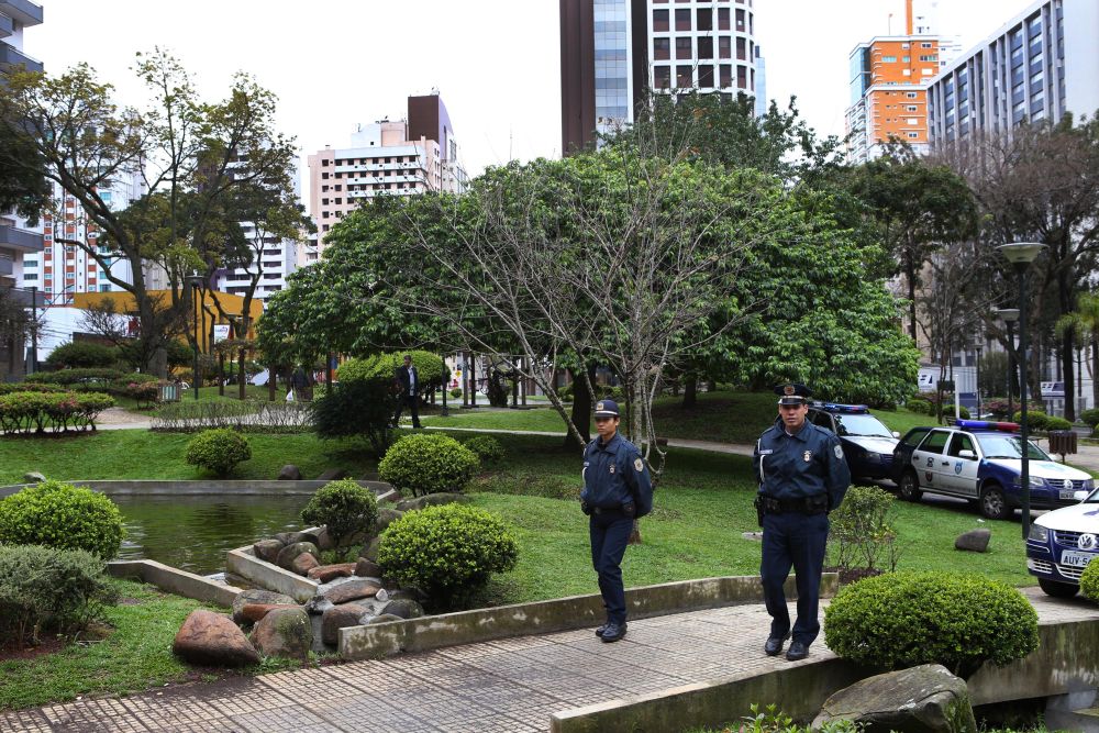 Dois guardas ficam fixos no local, durante o período | Divulgação/Prefeitura de Curitiba/Cesar Brustolin