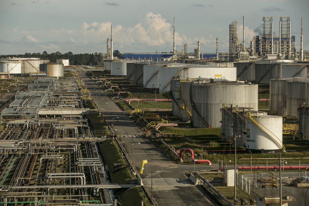 Petrobras tem previsão de elevar a extração nacional em 7,5% em 2014. | Agência Gazeta do Povo/ Marcelo Andrade