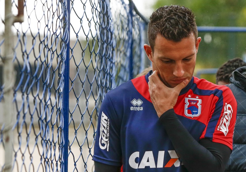 Zagueiro Gustavo confirmou que diretoria do Paraná não cumpriu acordo de pagamento de salários atrasados | Hugo Harada / Gazeta do Povo