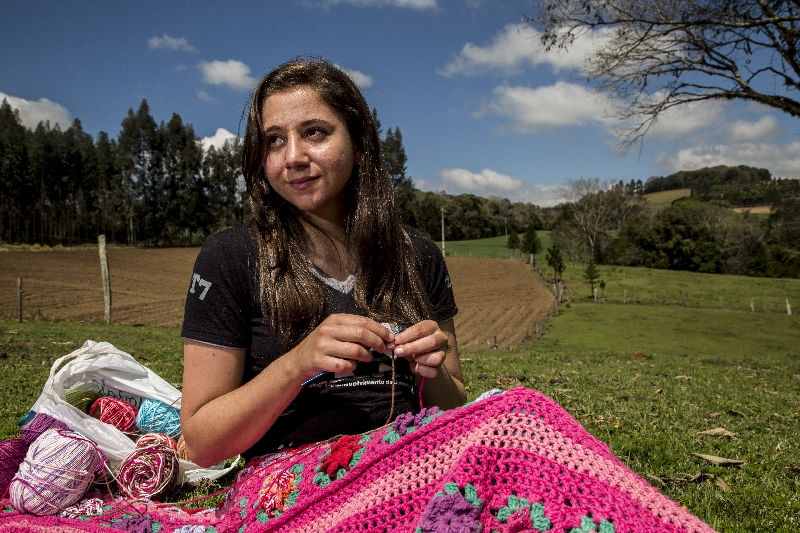 Juciele Gatto: abrindo um ateliê de artesanato para continuar no campo com a família | Marcelo Andrade/ Gazeta do Povo