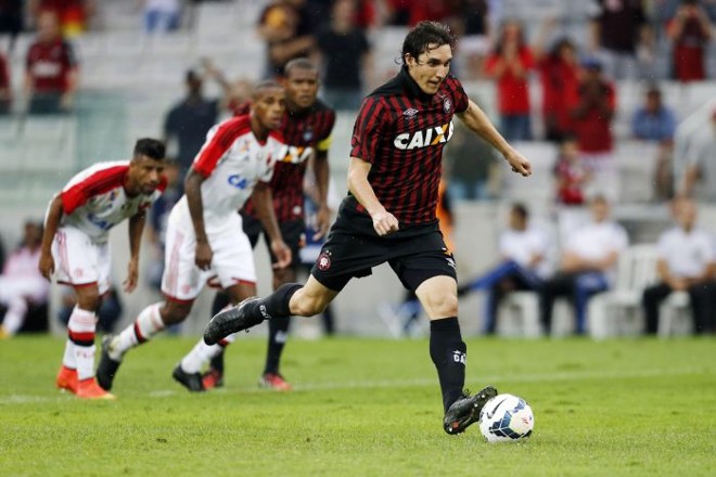 Cléo puxa o ataque do Atlético diante do Flamengo | 