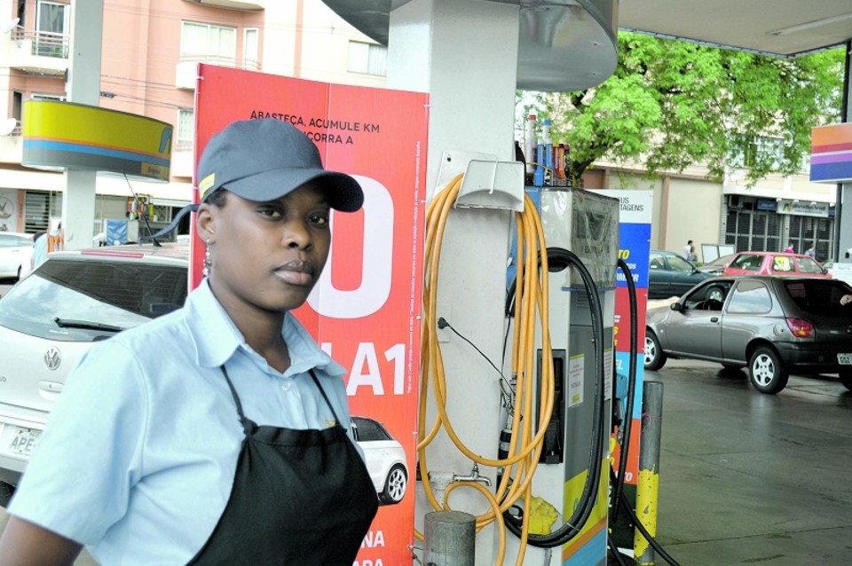 A frentista haitiana Marie Pierre Ciceron ressalta a confusão geográfica: o Haiti fica na América Central e o surto de ebola está concentrado na África | Luiz Carlos da Cruz/Gazeta do Povo