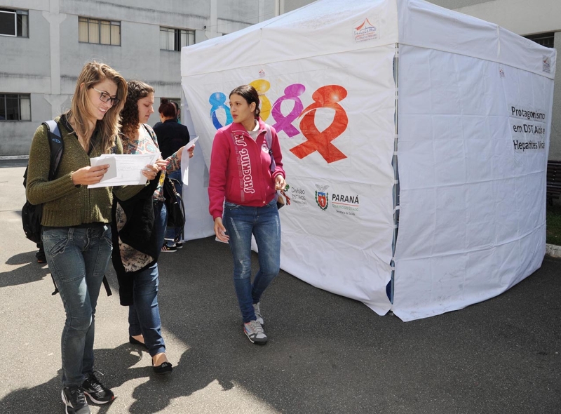 Tenda foi montada em universidade para gravar depoimentos de jovens | Venilton Küchler/SESA