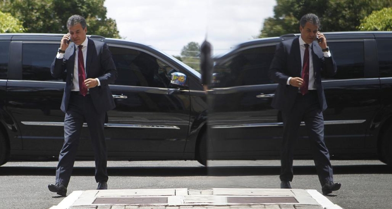 Beto Richa na chegada à RPC TV, onde concedeu entrevista: promessa de enxugar a máquina | Jonathan Campos/ Gazeta do Povo