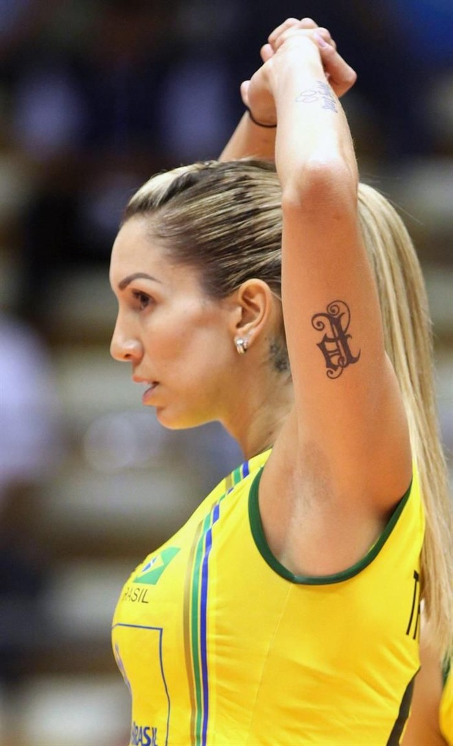 Thaisa, uma das belas jogadoras da seleção brasileira no Mundial de vôlei | 