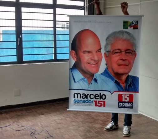 Desde o dia 6 de outubro, data marcada para o pagamento, os trabalhadores têm ido ao comitê | André Rodrigues/ Gazeta do Povo