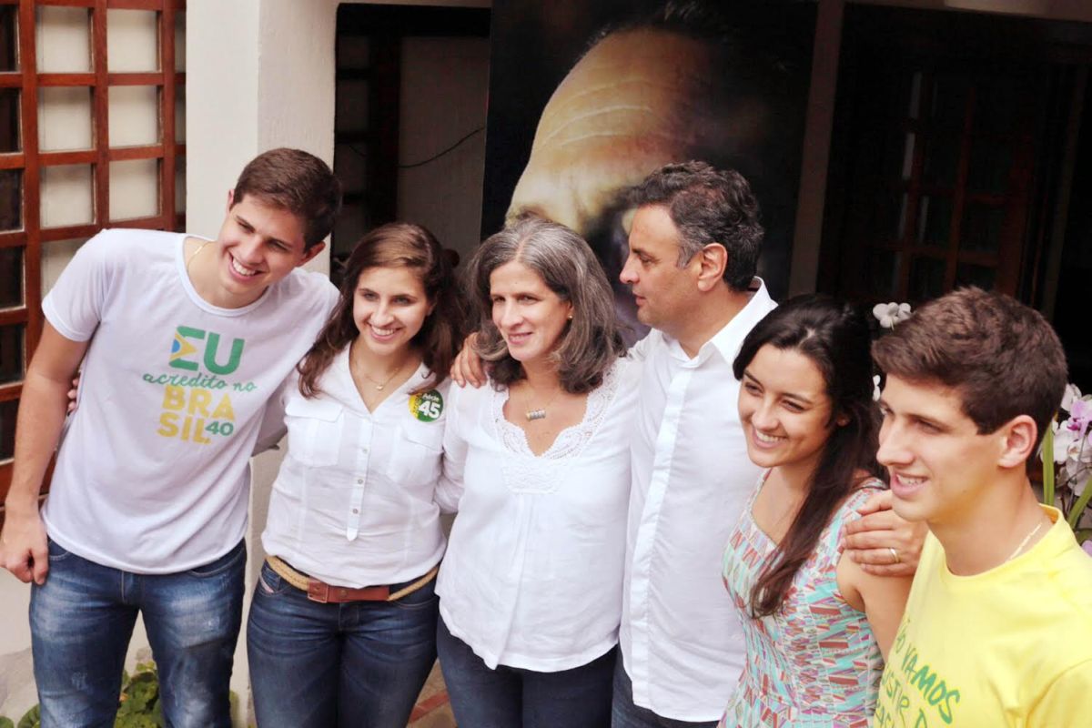 O apoio da família Campos a Aécio havia sido oficializado por meio de uma carta lida pelo filho de Eduardo, João Campos, em comício com o tucano | Orlando Brito/Divulgação