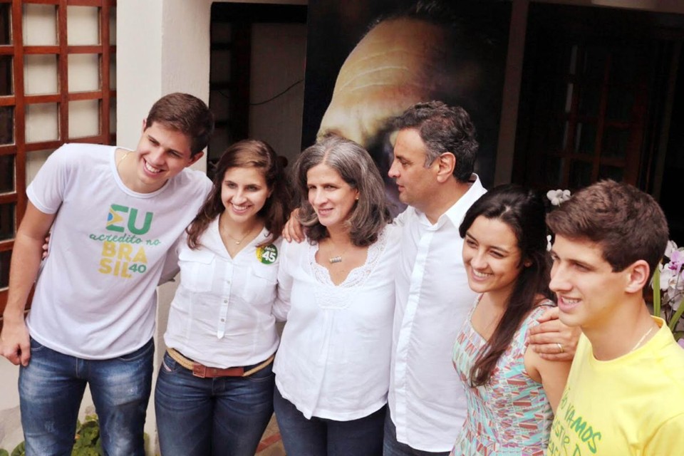 O apoio da família Campos a Aécio havia sido oficializado por meio de uma carta lida pelo filho de Eduardo, João Campos, em comício com o tucano | Orlando Brito/Divulgação