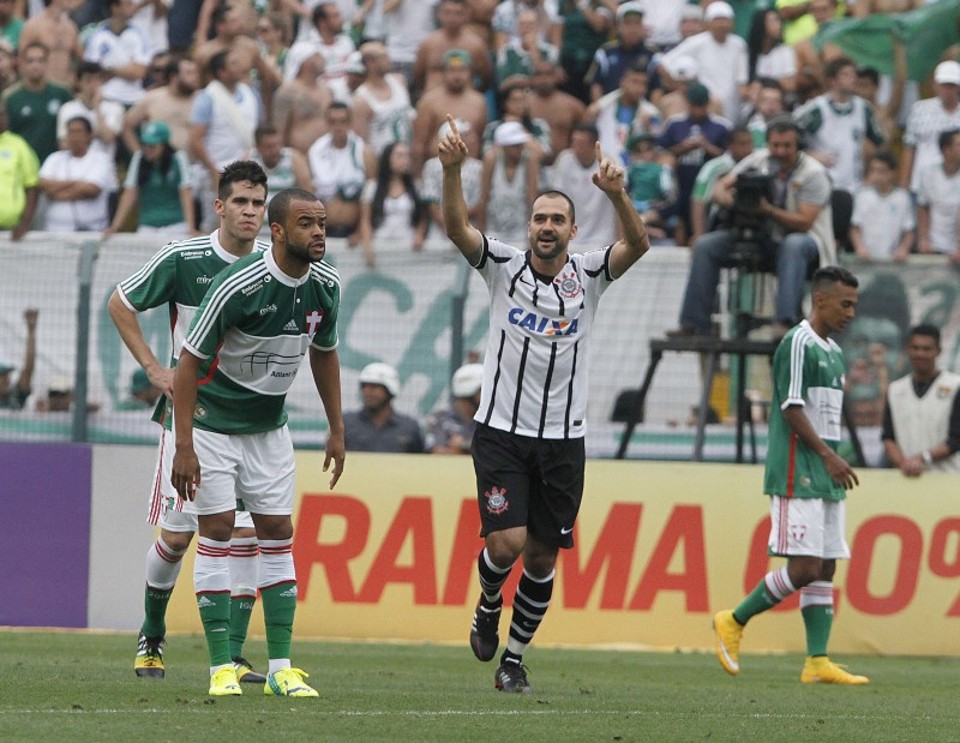 Danilo comemora o gol de empate do Corinthians contra o Palmeiras | Reginaldo Castro / Folhapress