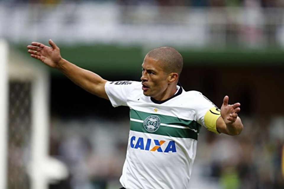Técnico Marquinhos Santos dedicou a vitória do Coxa no Atletiba a Alex | Albari Rosa / Gazeta do Povo