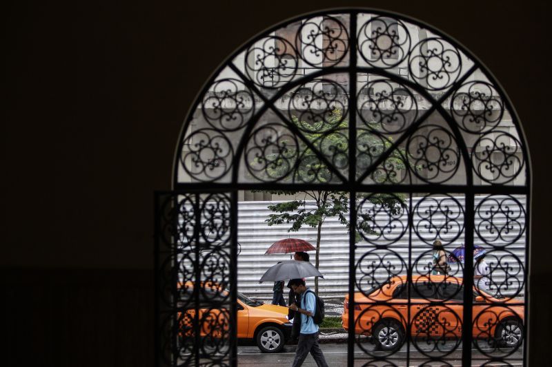 Segundo levantamento do Ministério Público do Trabalho, 8 entre 10 autorizatários não dirigem o táxi | Daniel Castellano/Gazeta do Povo