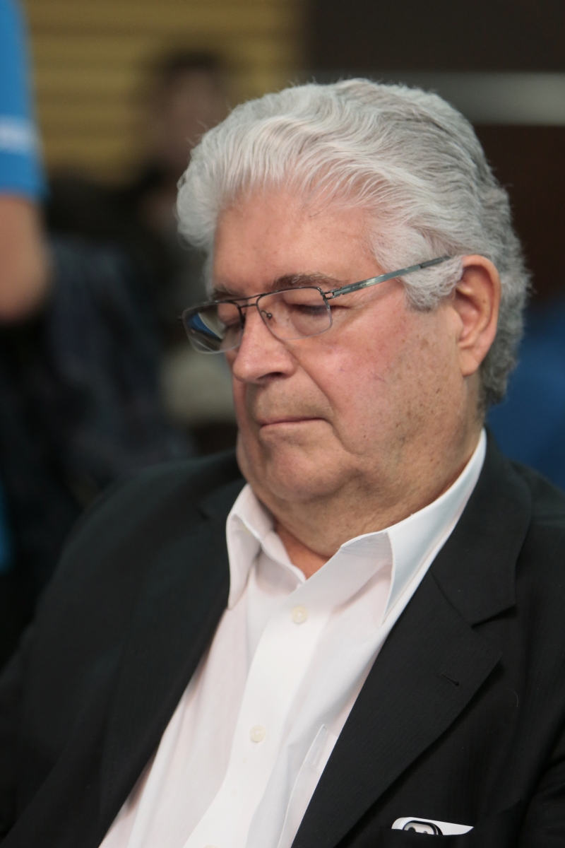 Requião: um minuto na tevê | Cesar Machado/ Gazeta do Povo