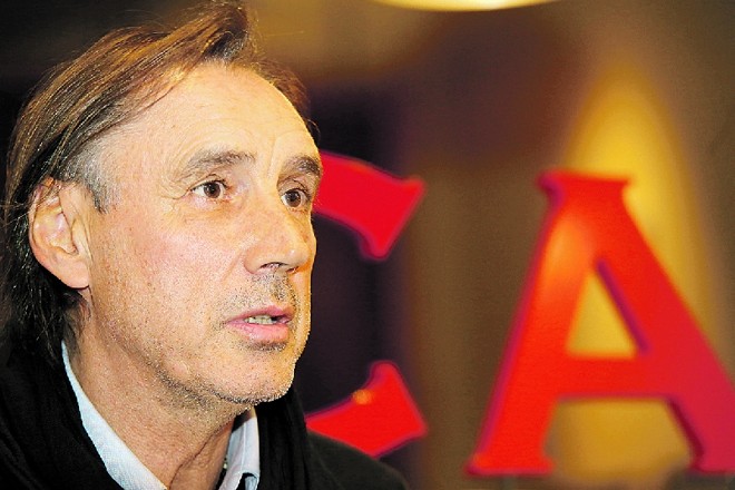 Miguel Ángel Portugal, técnico com 1 vitória, 2 empates e 2 derrotas no Brasileiro |