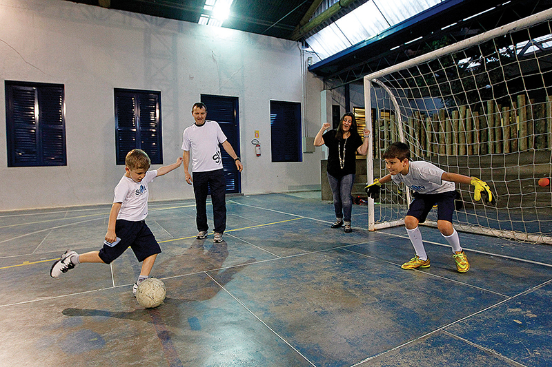 No Colégio Sion, futsal é uma das atividades mais procuradas | Antônio More/ Gazeta do Povo