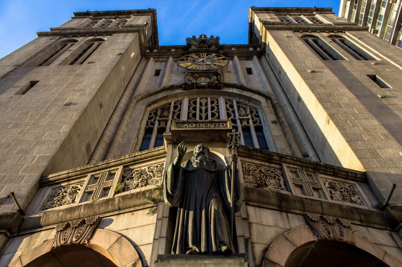 Livros protegidos pela clausura dos monges começam a se tornar mais acessíveis ao público em geral | Alf Ribeiro/Folhaparess