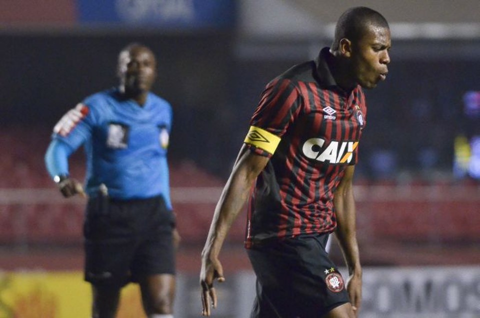 Marcelo, que jogou com a braçadeira de capitão, mais uma vez passou em branco no comando do ataque do Atlético diante do São Paulo | Levi Bianco / Folhapress