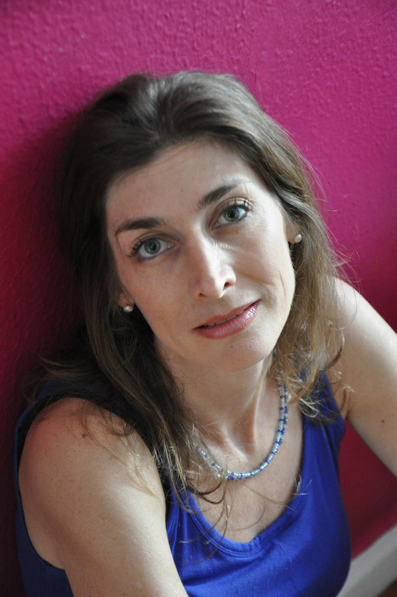 Diana Klinger constrói um panorama afetivo dos significados da escrita | Divulgação/Rocco