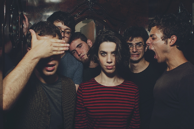 Pretensão? Sexteto carioca faz cover de Caymmi e Radiohead. Primeiro disco autoral é instigante | Divulgação