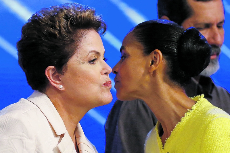 Dilma e Marina se beijam antes do debate:troca de gentilezas ficou por aí | Fotos: Ricardo Moraes/