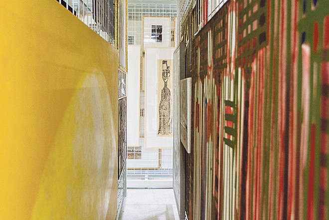 Sala reservada do acervo bidimensional |