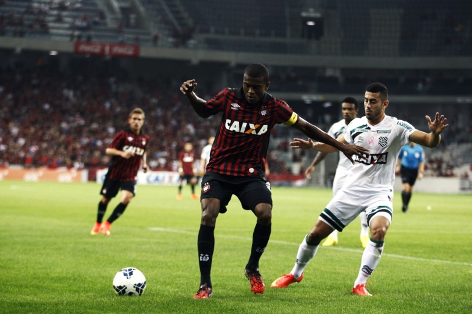 O atacante Marcelo voltou a mostrar  velocidade e dribles rápidos, dando até assistência para o segundo gol, de Bady | André Rodrigues/ Gazeta do Povo