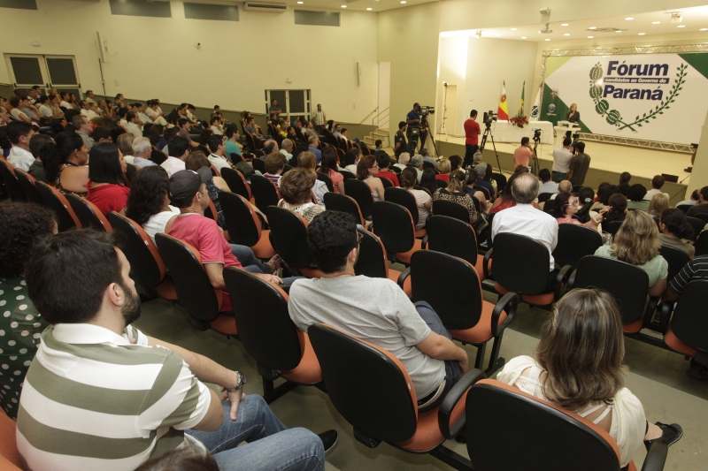 Fórum em Maringá discutiu com os candidatos ao Palácio Iguaçu as demandas da cidade | Walter Fernandes/ Gazeta do Povo