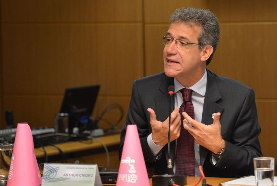 Ministro da Saúde,  Arthur Chioro, diz que é mais fácil o vírus entrar pelos portos | Antônio Cruz/ABr