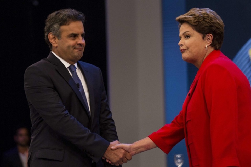 Aécio Neves e Dilma Rousseff participaram ontem do debate na TV Globo, o último antes da votação de amanhã | Antonio Lacerda/ EFE