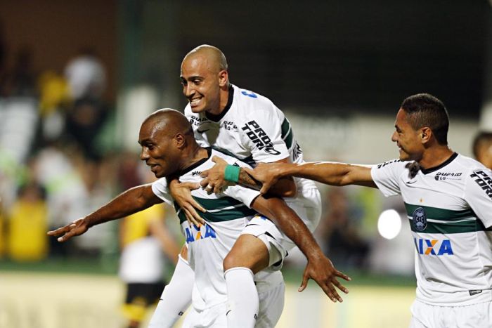 Mesmo com os salários atrasados, ambiente entre os jogadores está melhor no Coritiba após duas vitórias seguidas | Albari Rosa / Gazeta do Povo