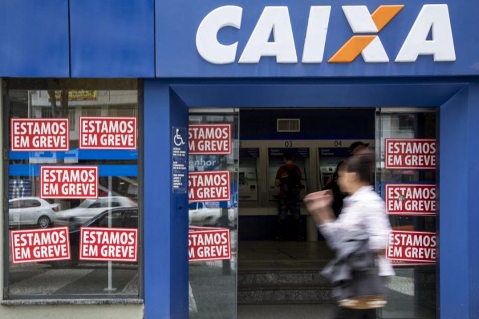 As agências da Caixa Econômica e do Banco do Brasil estão todas sem atendimento presencial na Região Metropolitana de Curitiba | Henry Milleo / Agência de Notícias Gazeta do Povo
