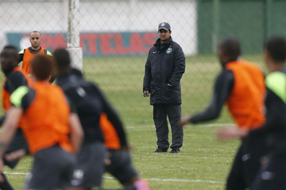 Marcos Santos poderá repetir a escalação do Coritiba diante do Criciúma | Felipe Rosa / Tribuna do Paraná