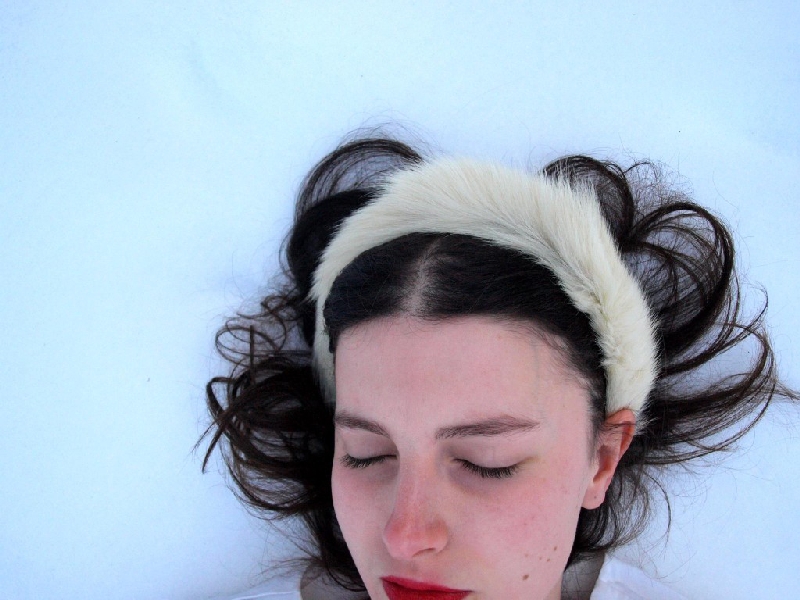 Seu nome pode suscitar paralelos como jamais o sol, mas seria uma injustiça: Never Sol não é tão dark assim | Divulgação