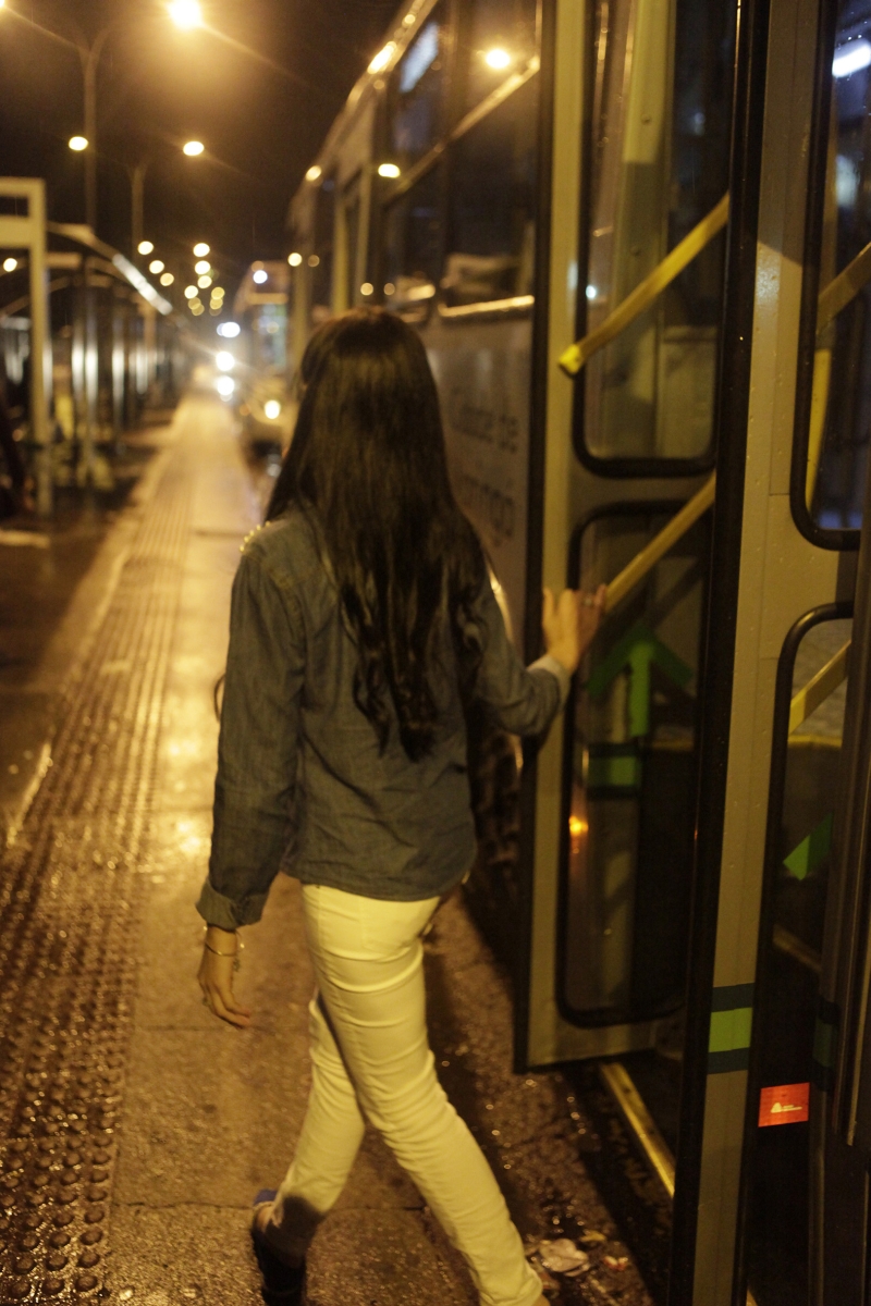 A Câmara de Maringá, no Noroeste, aprovou lei que permite o desembarque de mulheres fora dos pontos de ônibus a partir das 22 horas , mas a lei ainda não foi sancionada pela prefeitura | Walter Fernandes/Gazeta do Povo