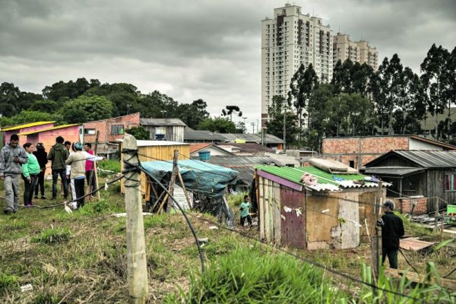 O terreno, ocupado desde 12 de setembro, pertence ao governo do estado | 