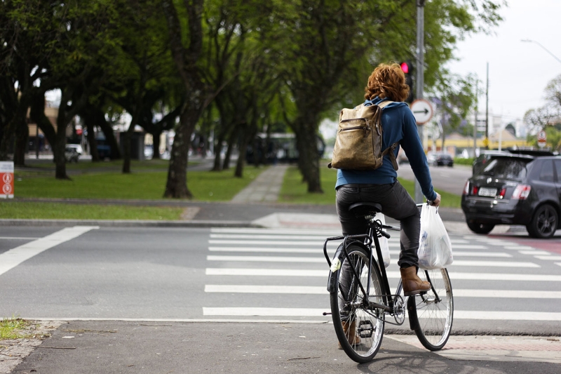 Bairros também podem se transformar em locais mais saudáveis pelo uso de áreas públicas | Daniel Castellano/Gazeta do Povo