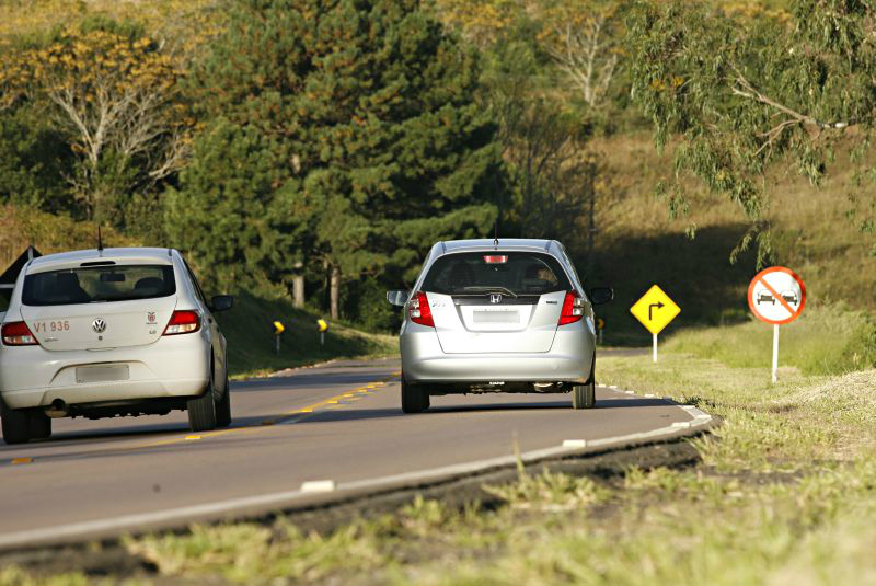 Ultrapassagens forçadas em pistas simples terão reajuste de 900% | Josué Teixeira/ Gazeta do Povo