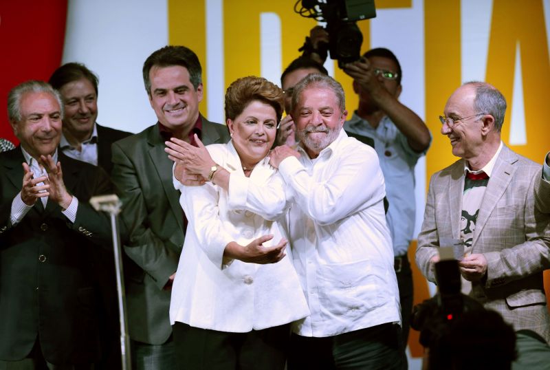 Presidente reeleita e ex-presidente Lula durante o discurso da vitória | REUTERS/Ueslei Marcelino