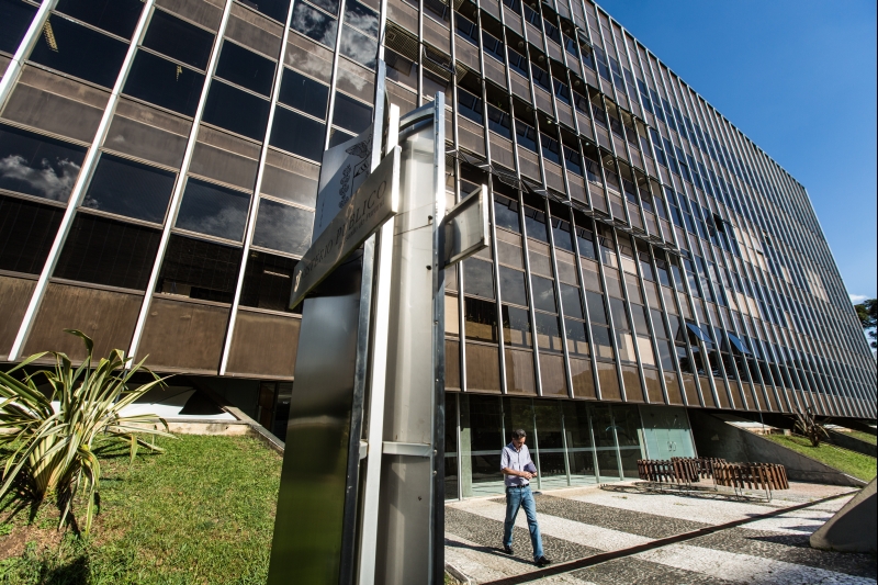 Fachada do MP-PR: 640 dos 702 membros da instituição já recebem o auxílio. Agora, eles têm direito a um reajuste | Brunno Covello/ Gazeta do Povo