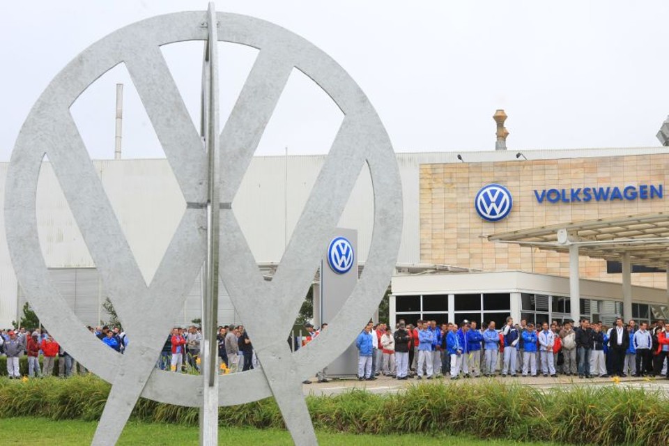 A Volkswagen, que emprega 3,2 mil pessoas, avisou que vai dar férias a todos os funcionários do primeiro turno de produção | Ivonaldo Alexandre/Gazeta do Povo.
