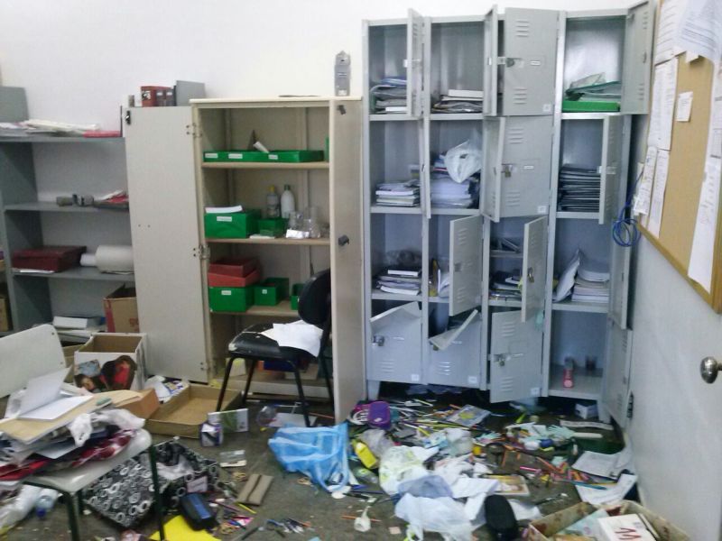 Escritórios, consultório odontológico e uma fábrica foram destruídos durante o motim | Sindarspen/ Divulgação