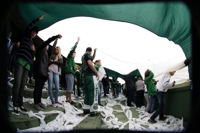 Torcida do Coritiba fez a festa na vitória no clássico com o Atlético |