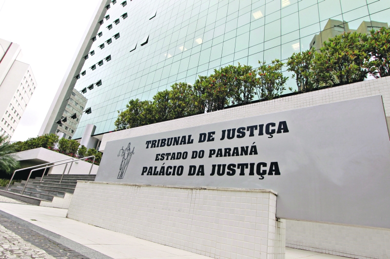 Sede do Tribunal de Justiça do Paraná: compra do terreno vizinho para servir de estacionamento | Antonio More/ Gazeta do Povo