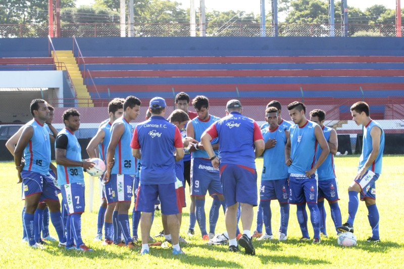 Cianorte foi rebaixado em 2014 para a Segunda Divisão do Campeonato Paranaense | Ivan Amorin / Gazeta do Povo