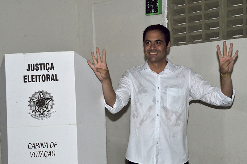 Paulo Câmara foi eleito governador de Pernambuco com 68% dos votos, maior vantagem entre todos os concorrentes do país | Antônio Cruz/Agência Brasil