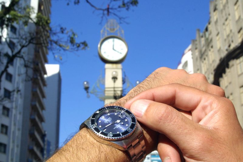 Os relógios terão de ser adiantados em uma hora | Albari Rosa/Gazeta do Povo