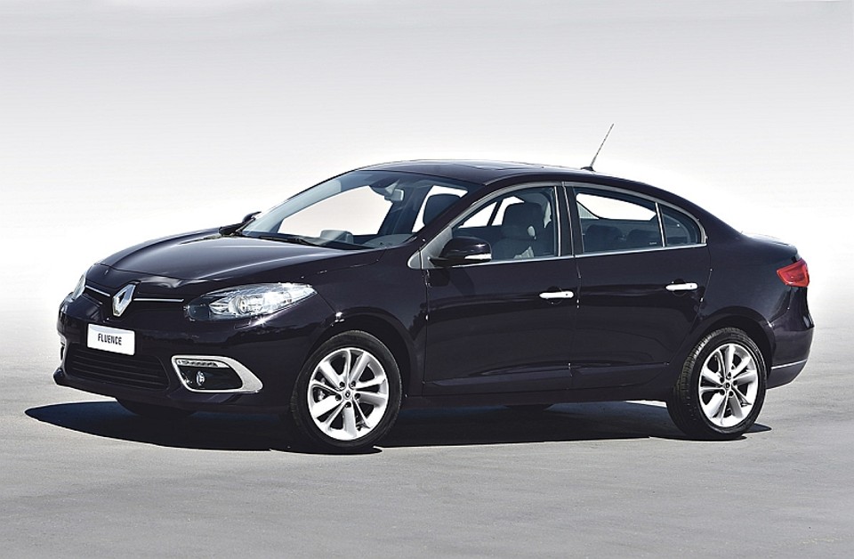 Fluence reestilizada ganha novos parachoques, grade e faróis e incorpora luz diurna em led | Divulgação